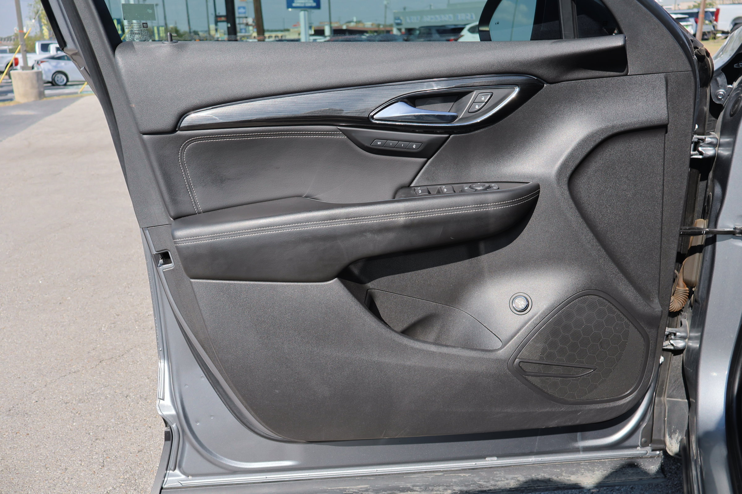 Used 2022 Buick Envision Essence w/ Safety Package image 23