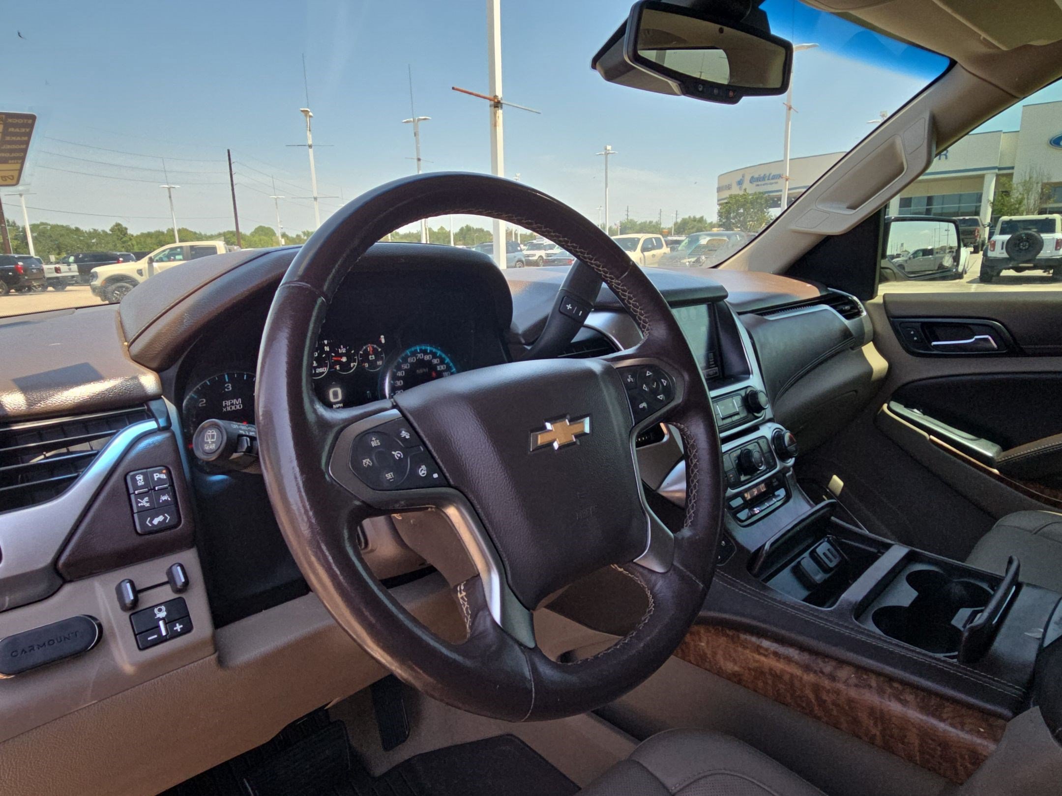 Used 2019 Chevrolet Suburban Premier RWD image 15