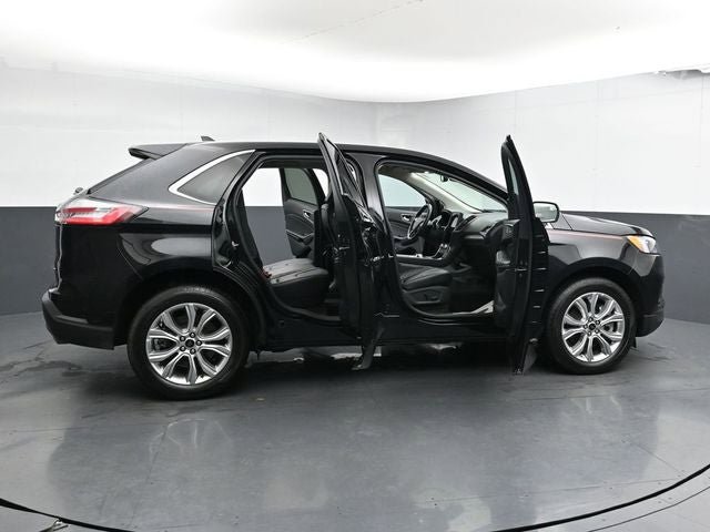 Certified 2024 Ford Edge Titanium AWD/4WD image 32