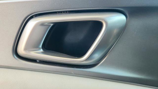 Used 2024 Kia Carnival LX image 20