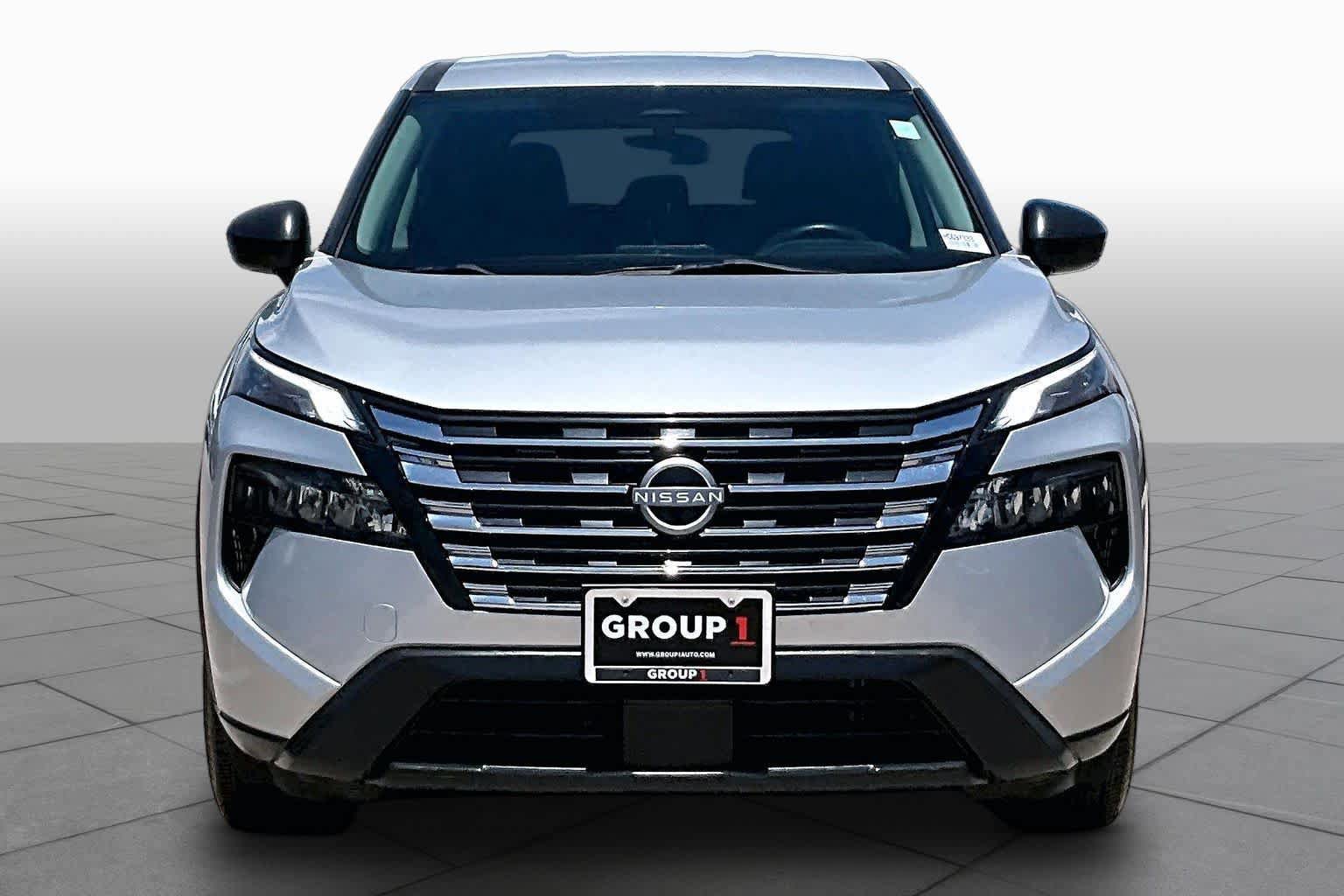 Used 2024 Nissan Rogue S AWD/4WD image 4