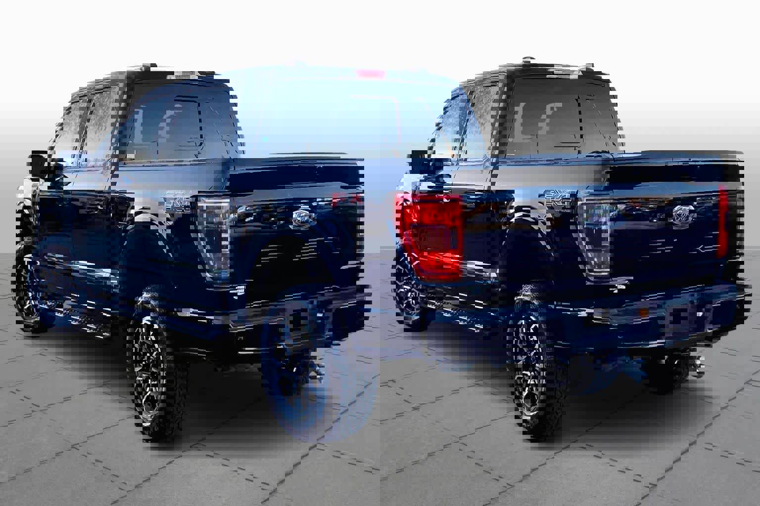 Certified 2022 Ford F150 XLT w/ Equipment Group 302A High image 4