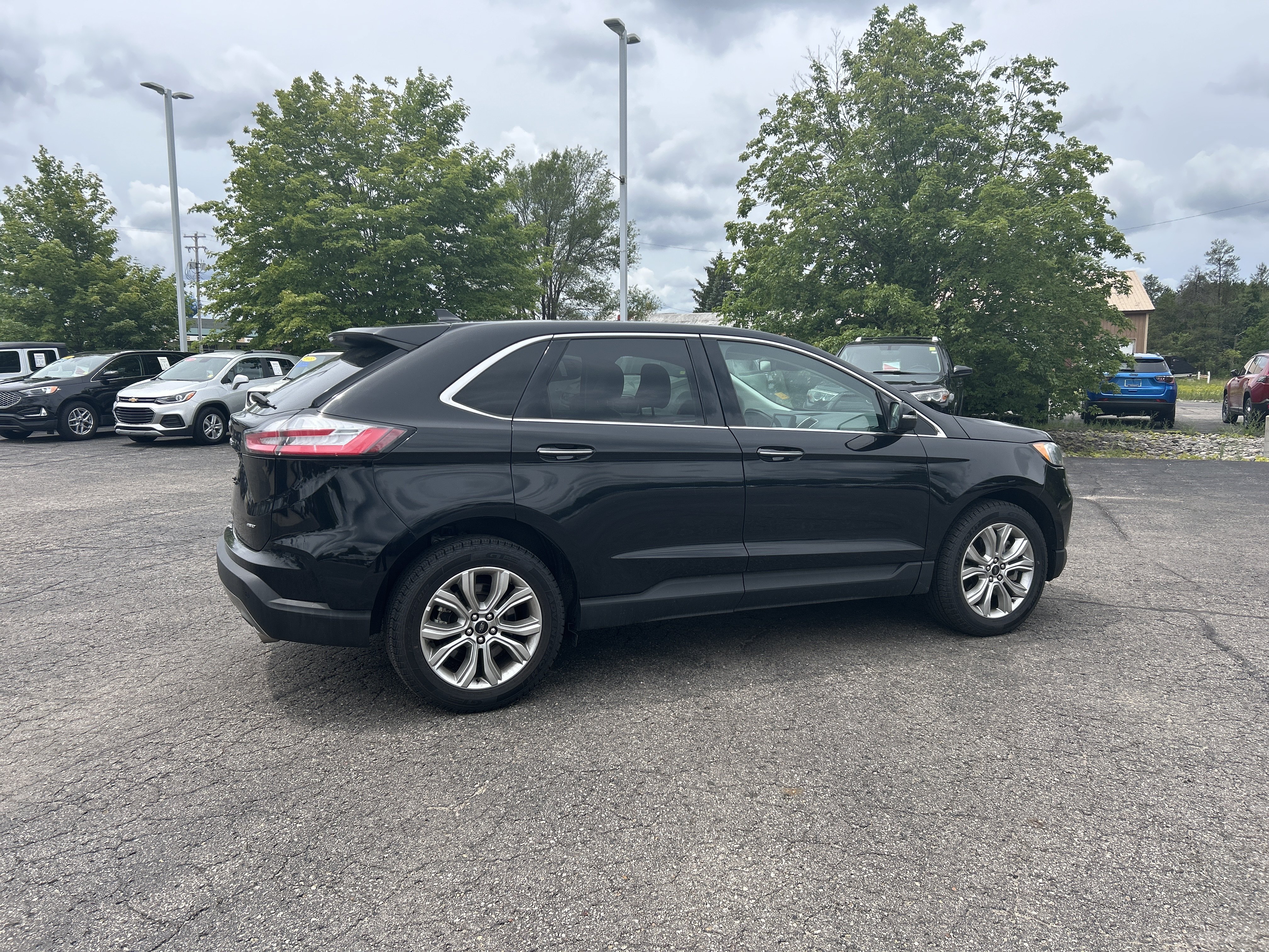 Certified 2024 Ford Edge Titanium AWD/4WD image 4