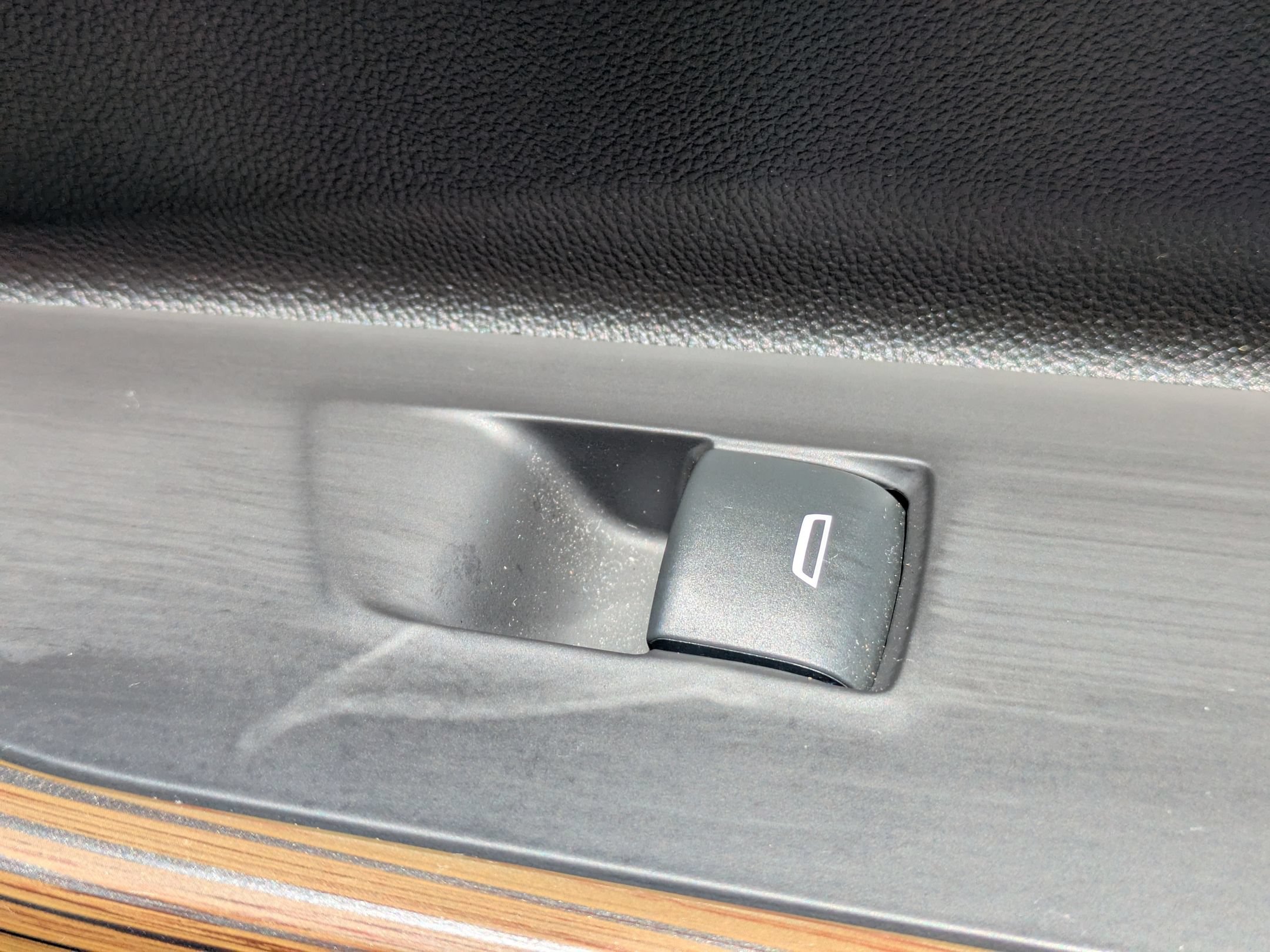 Used 2021 GMC Acadia SLE w/ Driver Convenience Package FWD image 36
