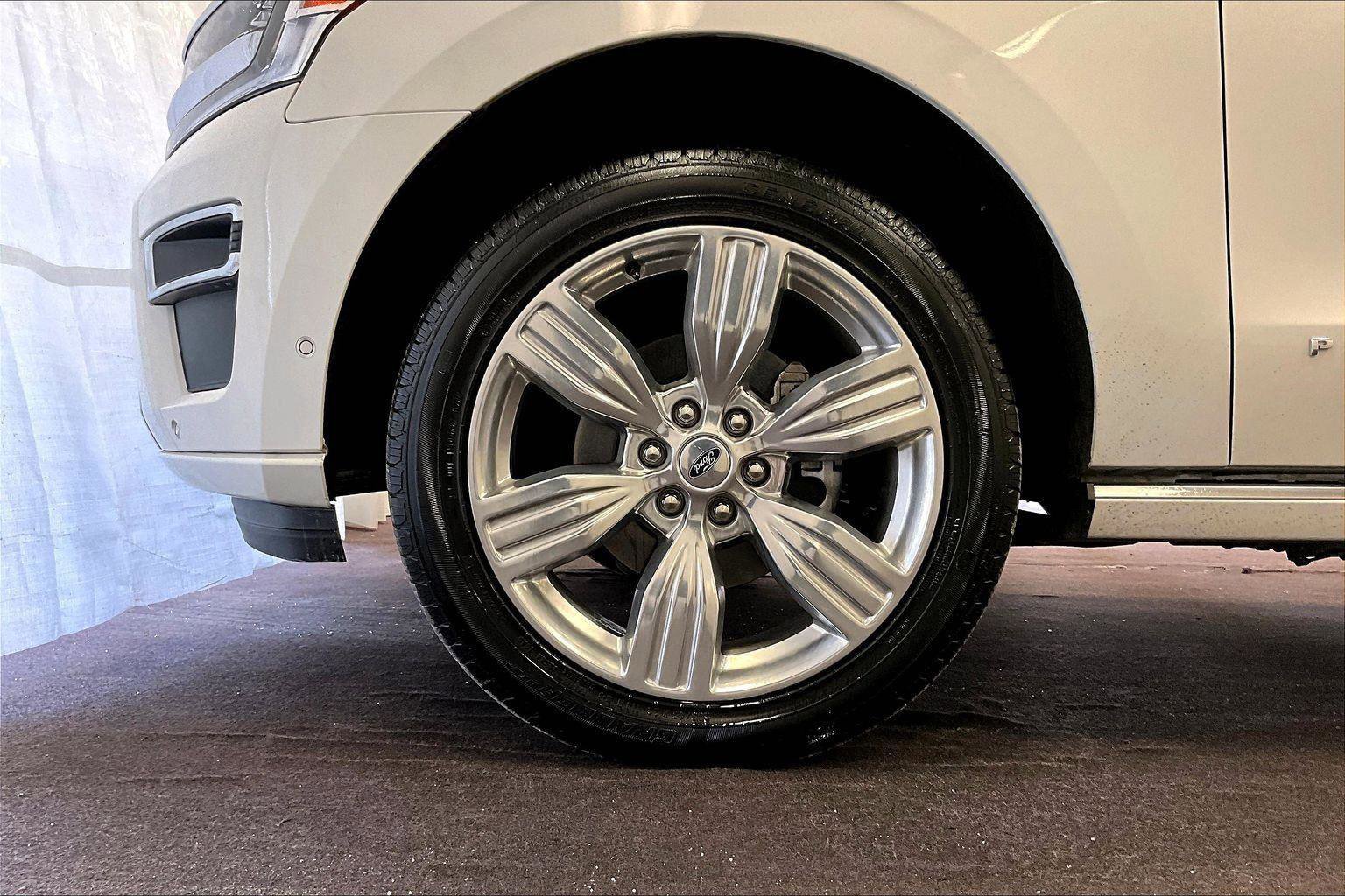 Certified 2024 Ford Expedition Max Platinum image 10