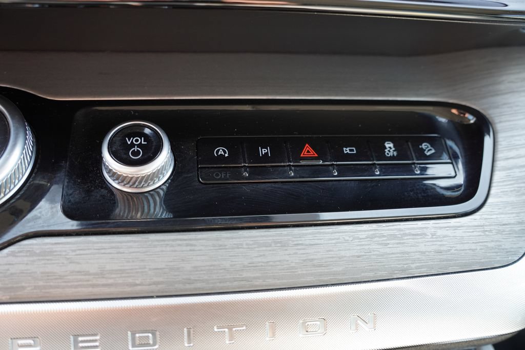 Certified 2025 Ford Expedition Max Platinum AWD/4WD image 34