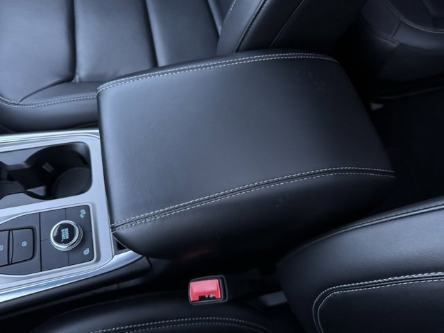 Certified 2023 Ford Explorer XLT w/ Equipment Group 202A image 25