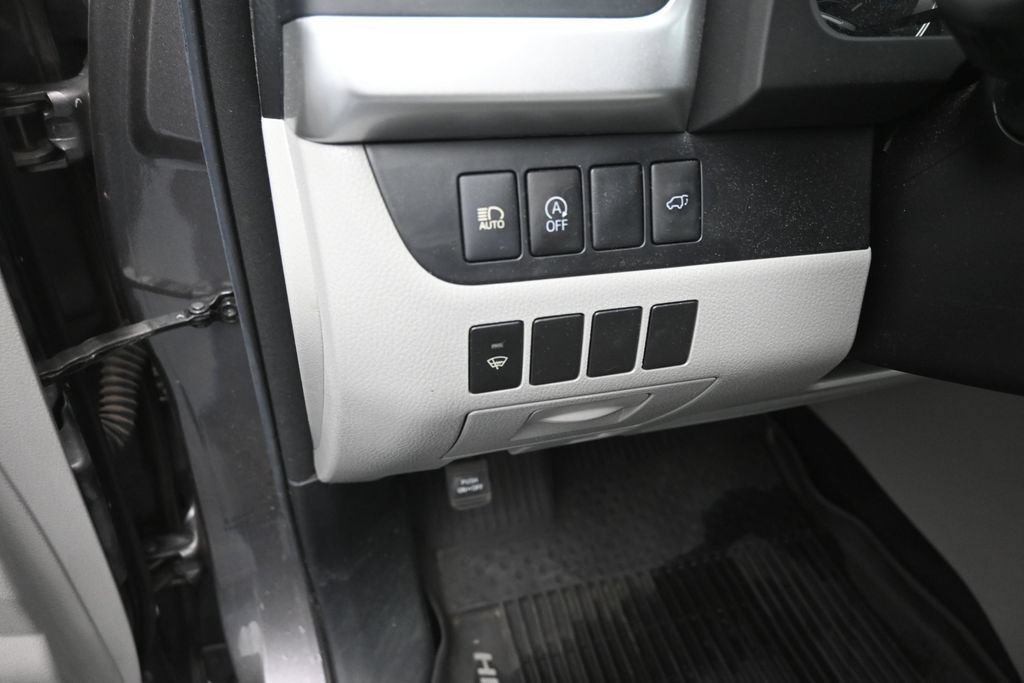 Used 2017 Toyota Highlander XLE AWD/4WD image 13