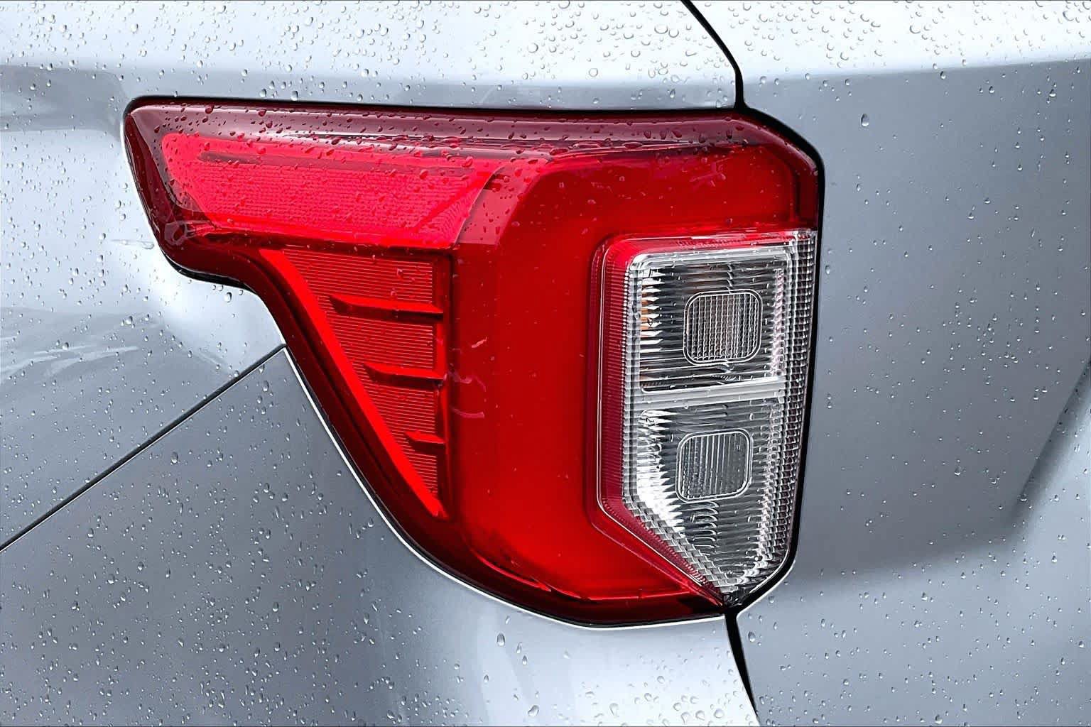 Certified 2022 Ford Explorer XLT w/ Equipment Group 202A AWD/4WD image 25
