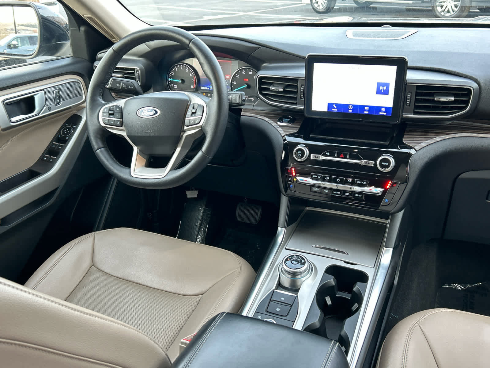 Certified 2024 Ford Explorer Limited image 19