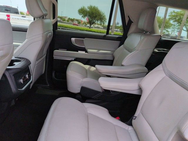 Certified 2025 Ford Expedition Platinum AWD/4WD image 14