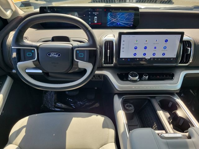 Certified 2025 Ford Expedition Max Platinum AWD/4WD image 4
