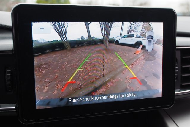 Certified 2022 Ford Explorer XLT w/ Equipment Group 202A image 35