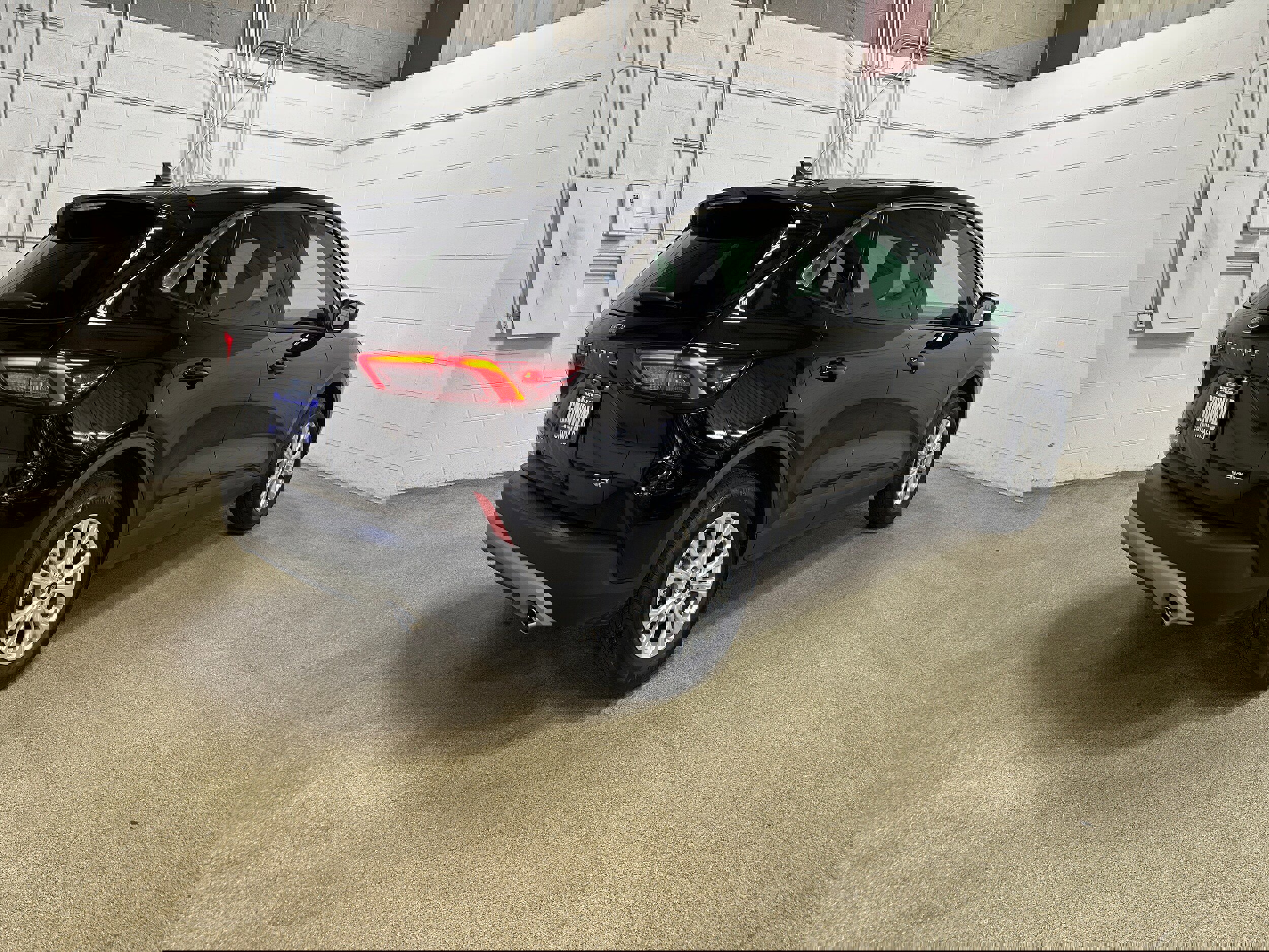 Certified 2024 Ford Escape Active image 3