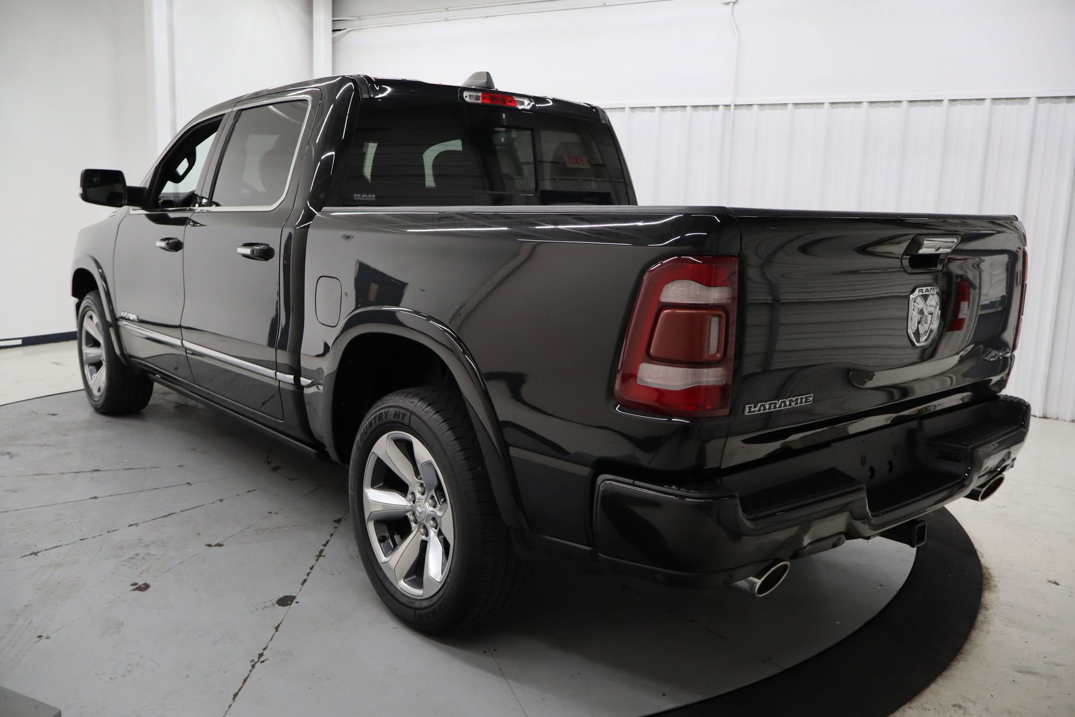 Used 2021 RAM 1500 Limited w/ Body Color Bumper Group image 4