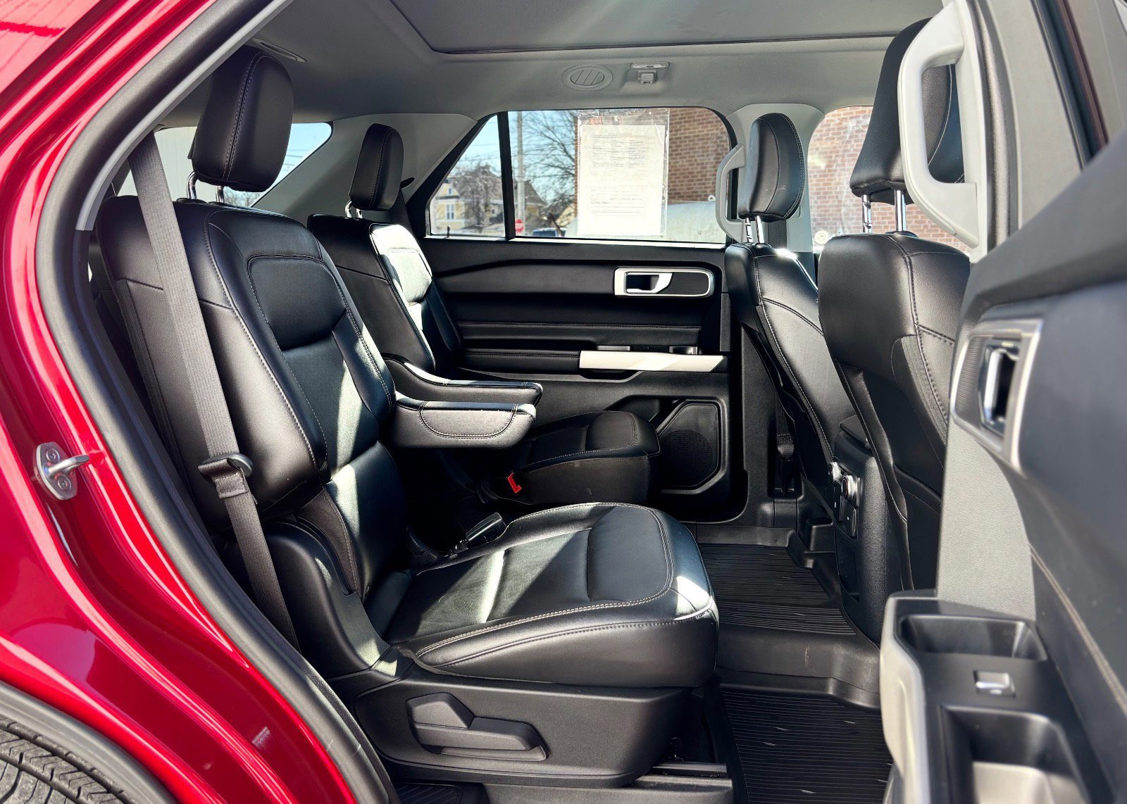 Certified 2021 Ford Explorer XLT w/ Equipment Group 202A image 25