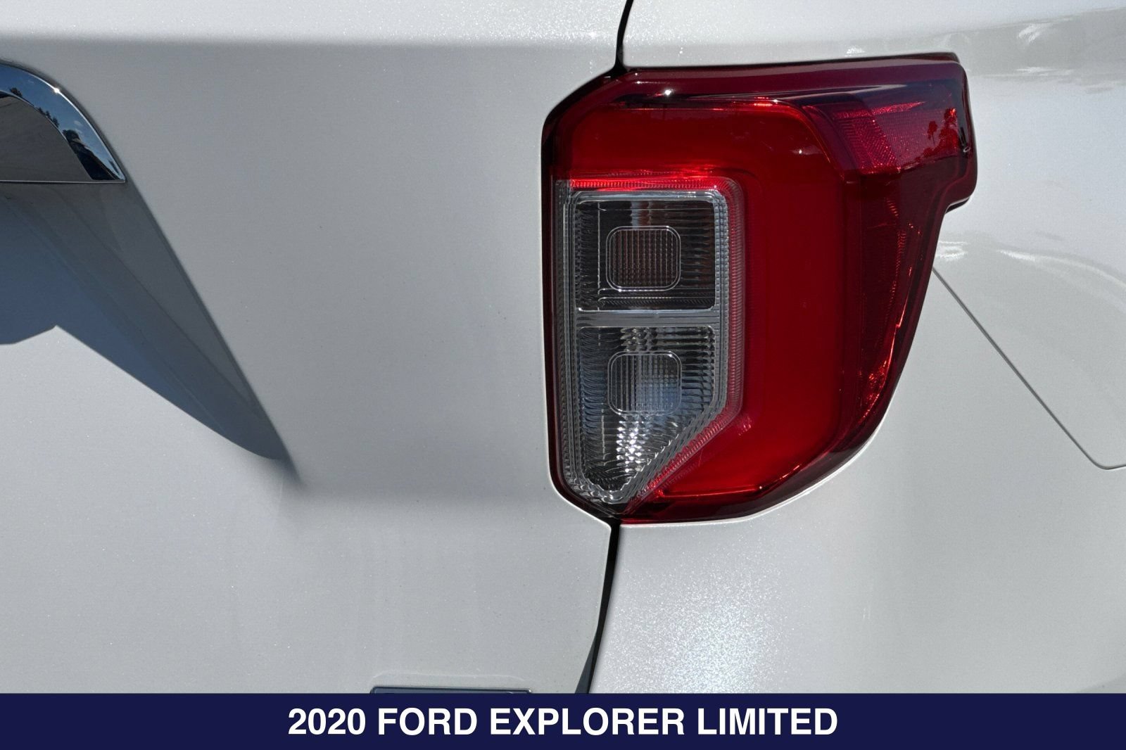 Certified 2020 Ford Explorer Limited RWD image 30