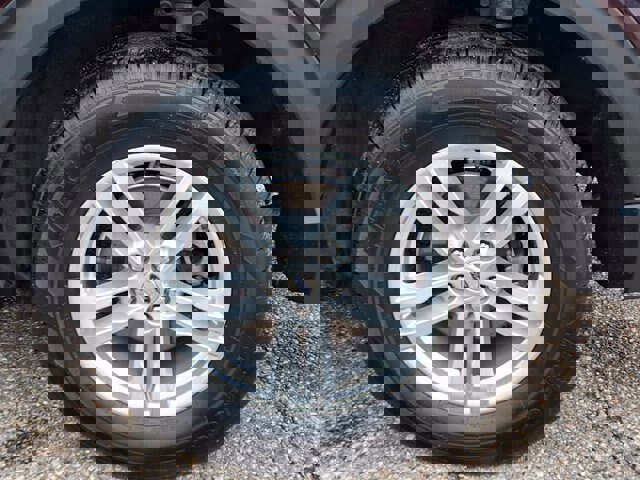 Certified 2023 Ford Explorer XLT w/ Equipment Group 202A image 32