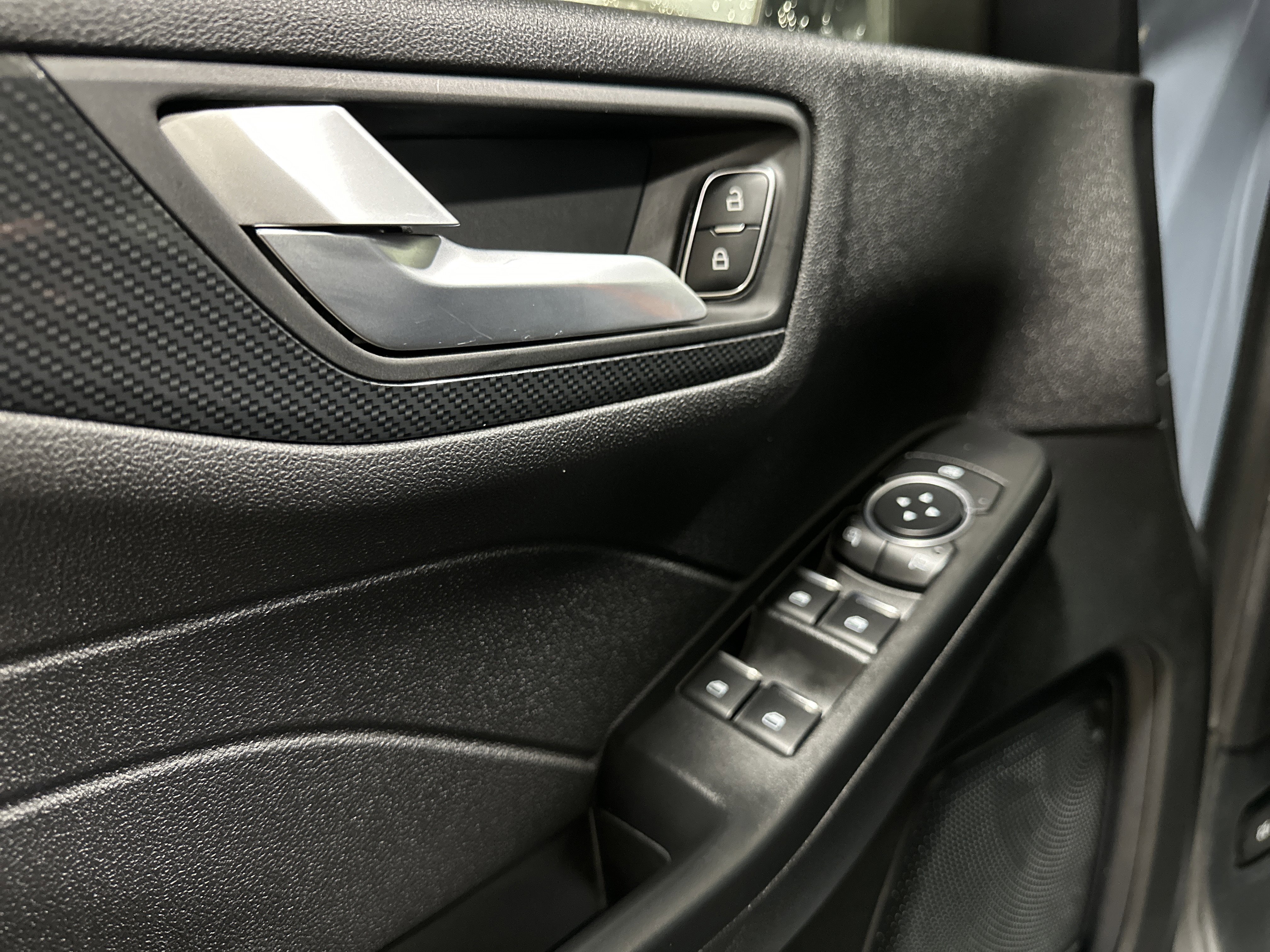 Certified 2025 Ford Escape ST-Line w/ Equipment Group 301A image 15