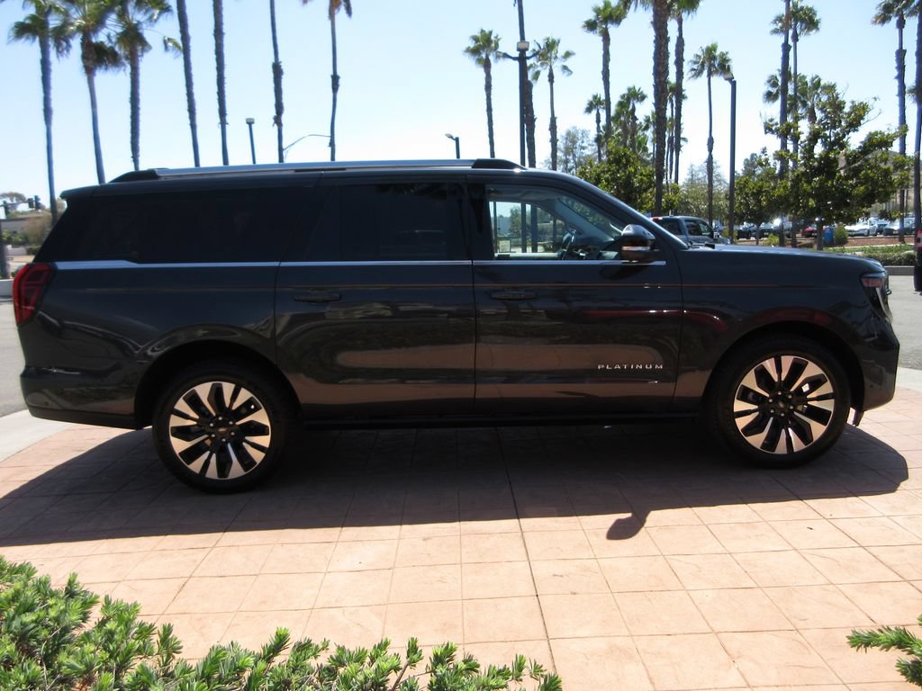 Certified 2025 Ford Expedition Max Platinum w/ Driver's Package AWD/4WD image 5