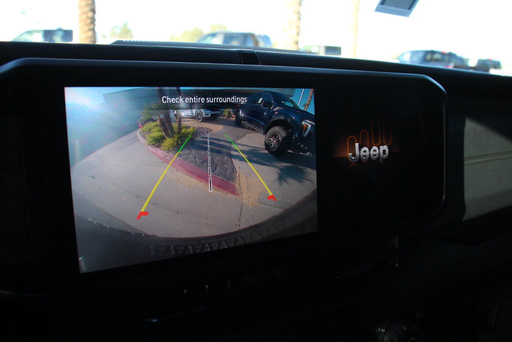Used 2024 Jeep Wrangler Unlimited Sport AWD/4WD image 32