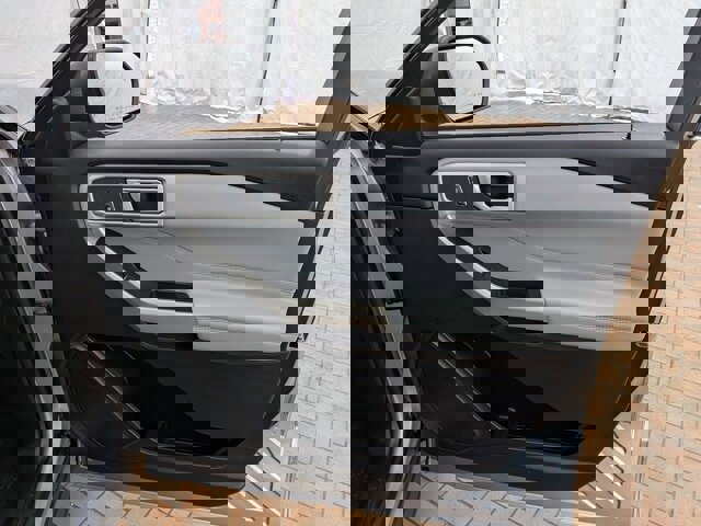 Certified 2021 Ford Explorer XLT w/ Equipment Group 202A image 27