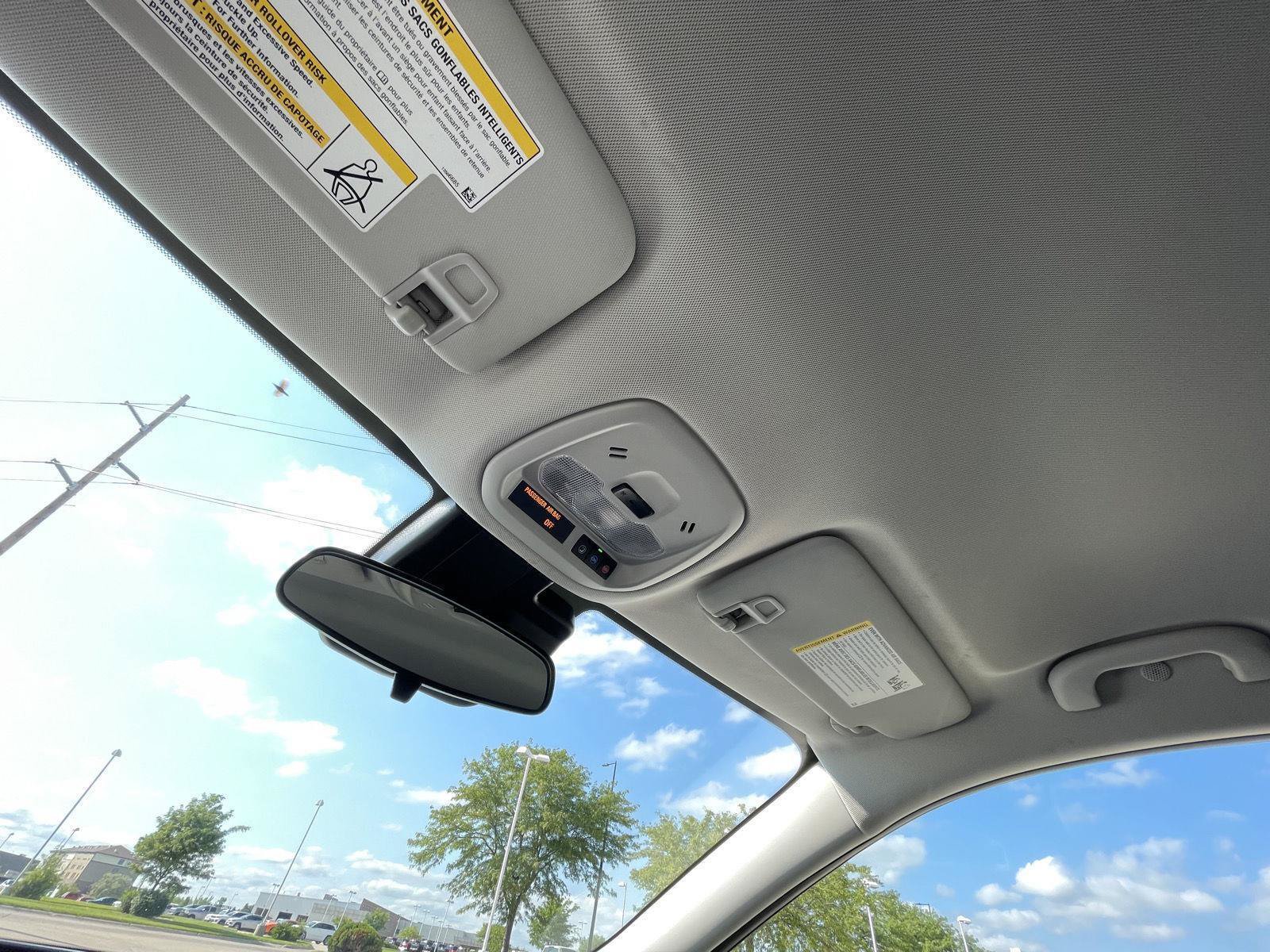 Used 2025 Chevrolet Trax LT FWD image 21