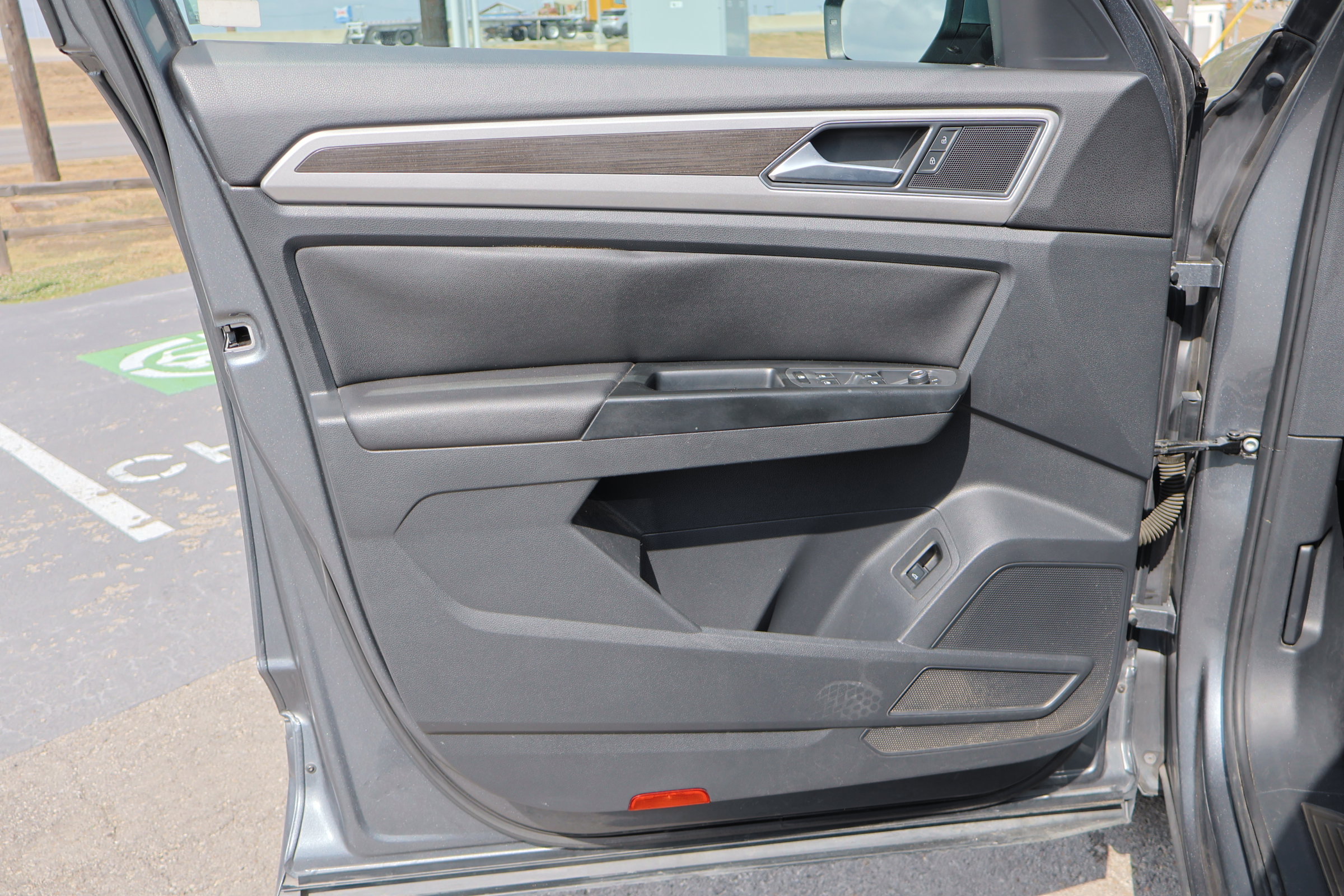 Used 2019 Volkswagen Atlas SEL R-Line image 13