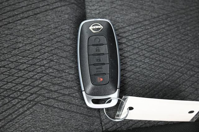 Used 2025 Nissan Rogue SV FWD image 24