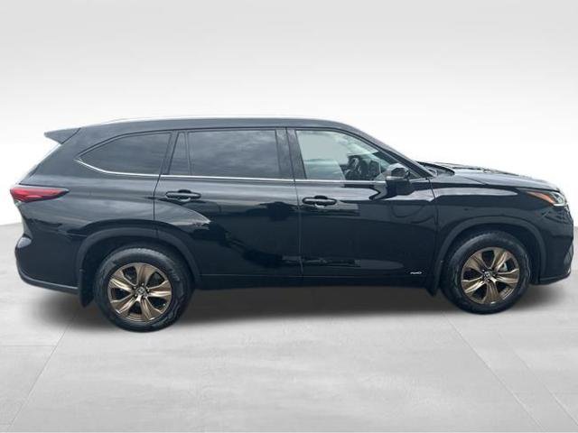 Used 2022 Toyota Highlander Bronze Edition AWD/4WD image 9