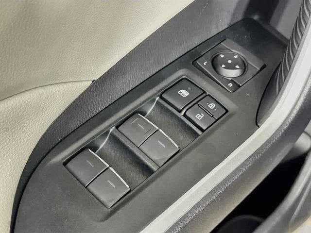 Used 2025 Toyota RAV4 XLE FWD image 29