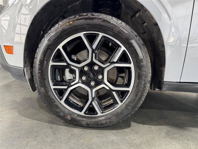 Certified 2025 Ford Maverick Lariat AWD/4WD image 10