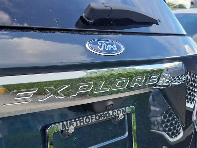 Certified 2023 Ford Explorer XLT w/ Equipment Group 202A RWD image 6