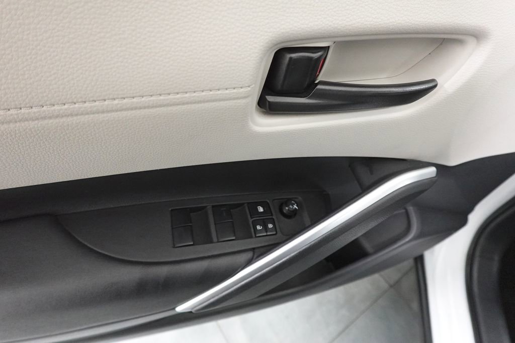 Used 2024 Toyota Corolla Cross L image 8