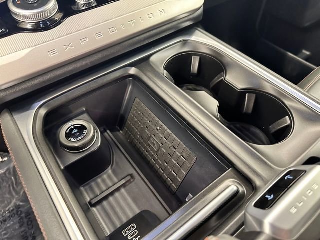Certified 2025 Ford Expedition Active image 42