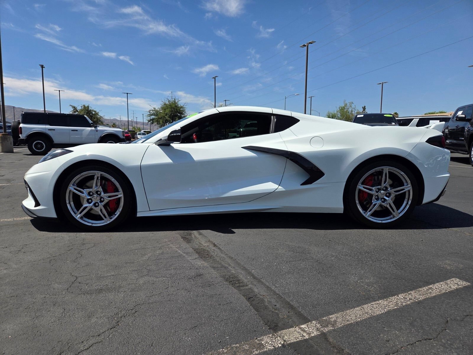 Used 2021 Chevrolet Corvette Stingray Preferred Cpe w/ Z51 Performance Package RWD image 3