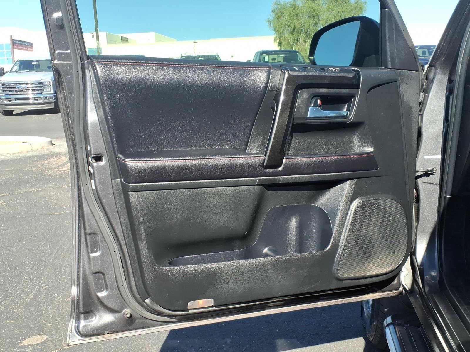 Used 2018 Toyota 4Runner TRD Off-Road AWD/4WD image 20
