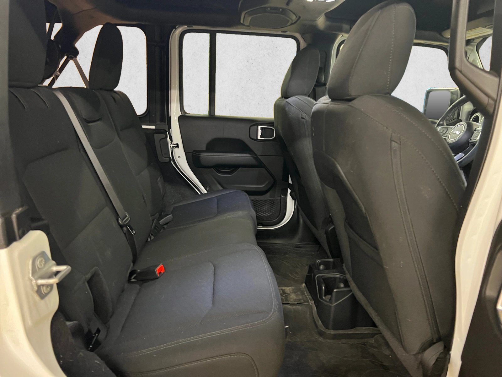Used 2023 Jeep Wrangler Unlimited Sahara w/ Cold Weather Group AWD/4WD image 25
