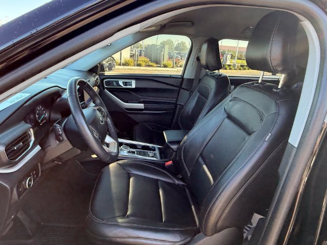Certified 2023 Ford Explorer XLT w/ Equipment Group 202A AWD/4WD image 6