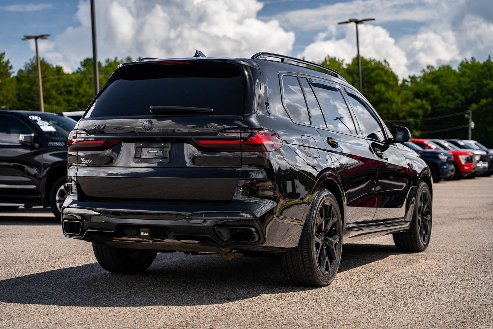 Used 2021 BMW X7 xDrive40i w/ M Sport Package AWD/4WD image 7