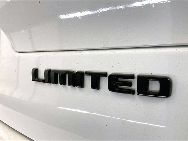 Used 2023 Jeep Grand Cherokee L Limited w/ Luxury Tech Group II AWD/4WD image 13