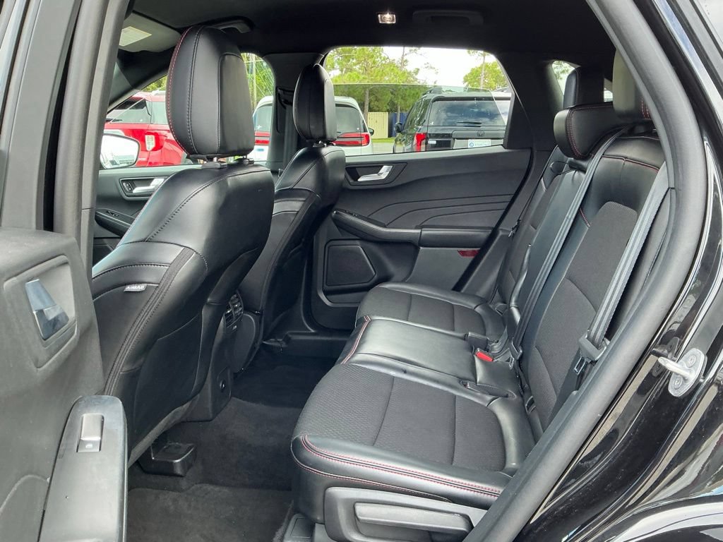Certified 2025 Ford Escape ST-Line FWD image 26