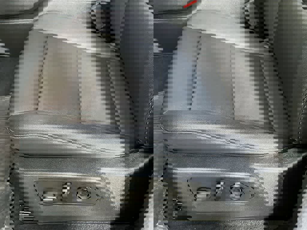 Used 2023 GMC Canyon Elevation w/ Elevation Premium Package image 28