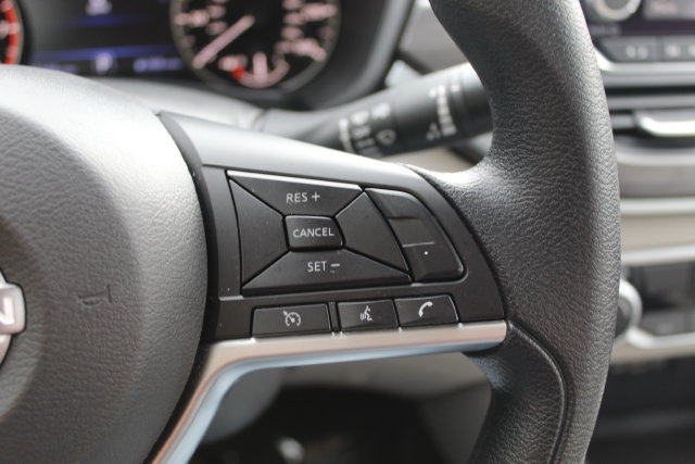 Used 2025 Nissan Altima 2.5 SV FWD image 31