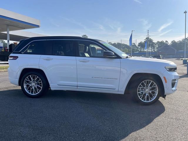 Used 2025 Jeep Grand Cherokee Summit image 2