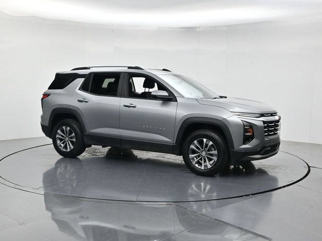 Used 2025 Chevrolet Equinox LT w/ Convenience Package II FWD image 3