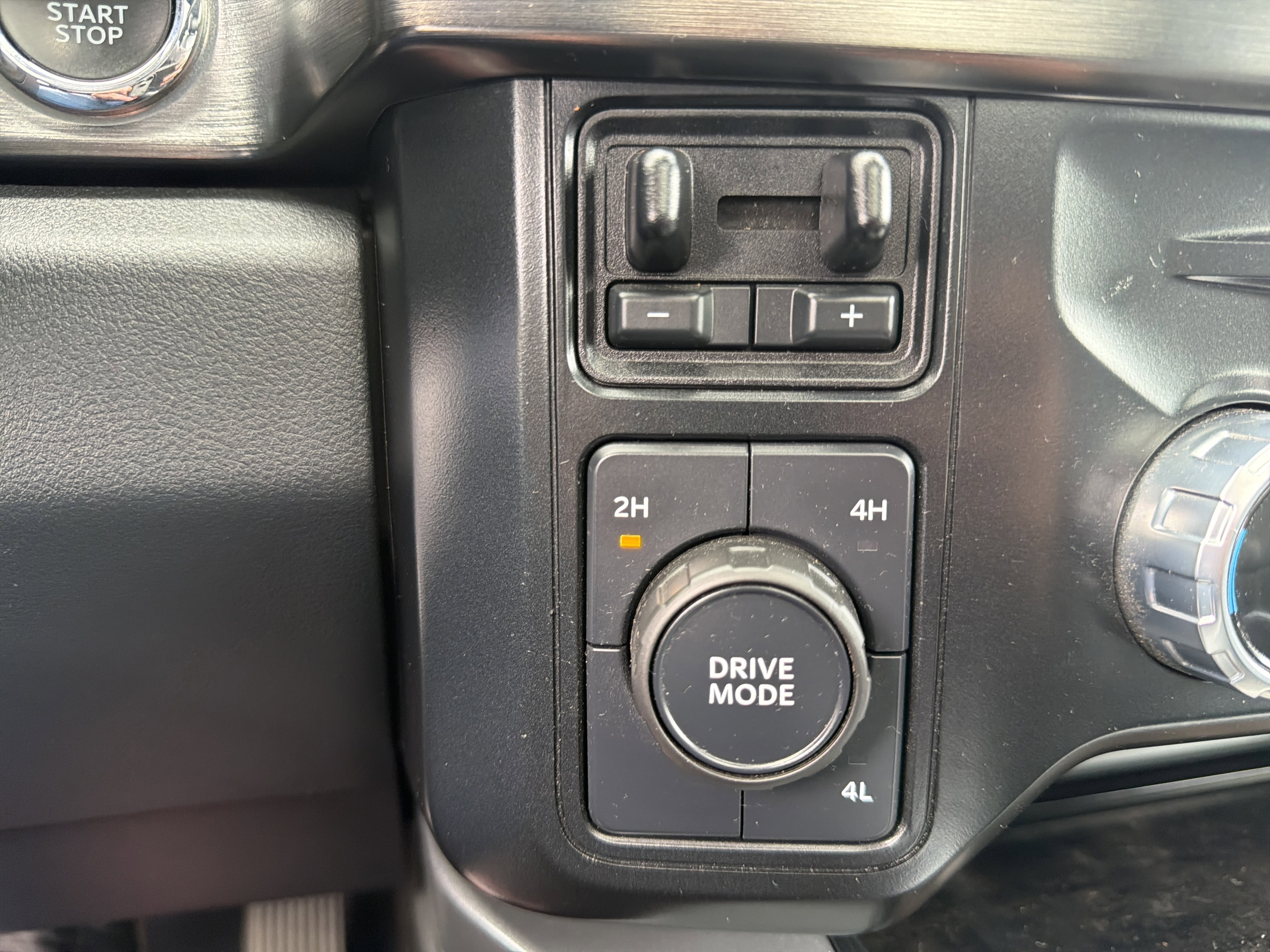 Certified 2024 Ford F250 Lariat AWD/4WD image 29