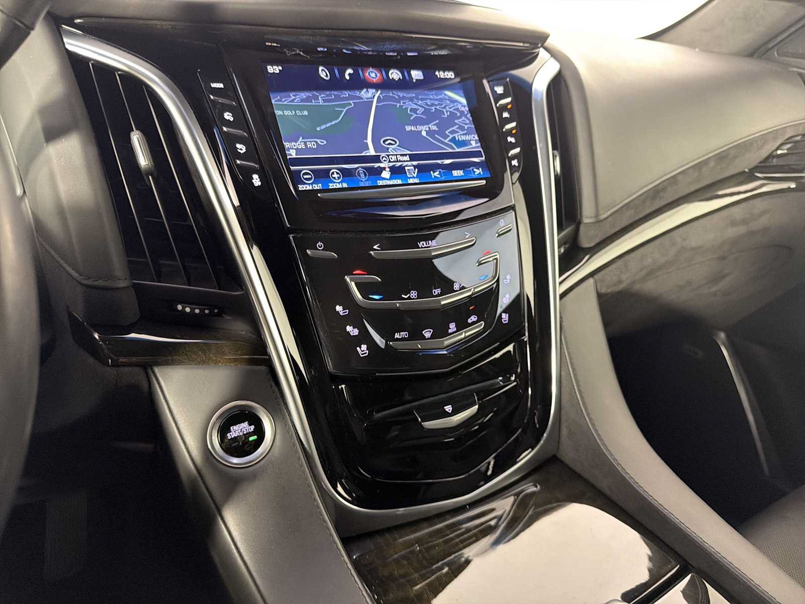Used 2019 Cadillac Escalade Platinum AWD/4WD image 33
