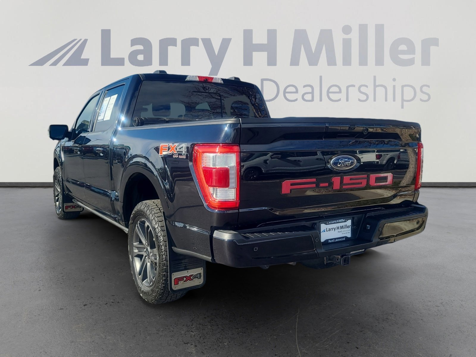 Certified 2022 Ford F150 Lariat w/ Equipment Group 502A High image 3