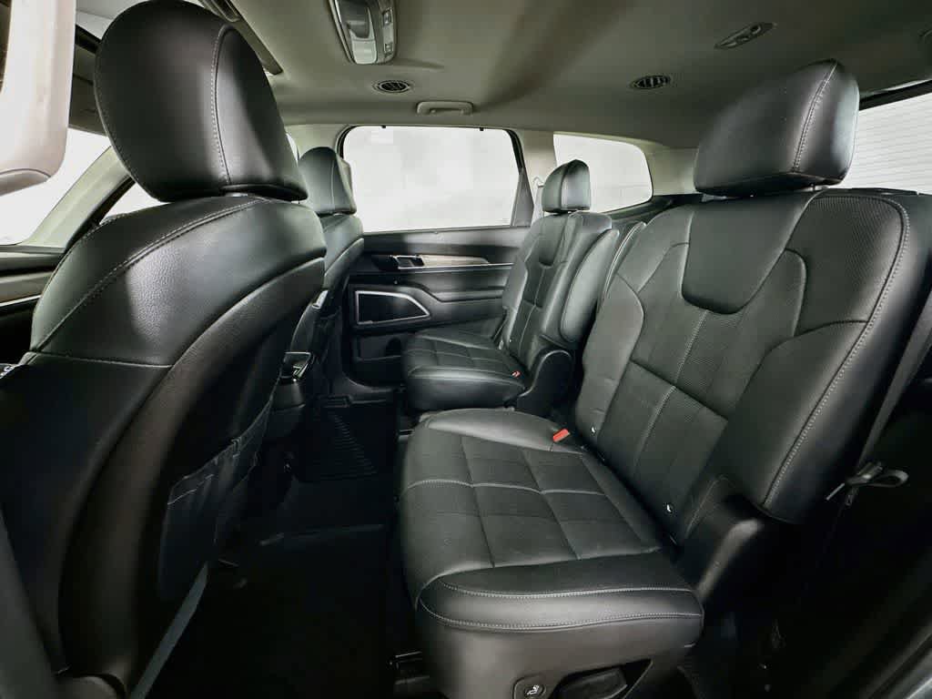 Used 2022 Kia Telluride EX w/ EX Premium Package AWD/4WD image 17
